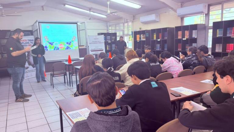 Personal de Educación Vial ha ofrecido capacitación a estudiantes sobre conducción responsable y normas de tránsito.