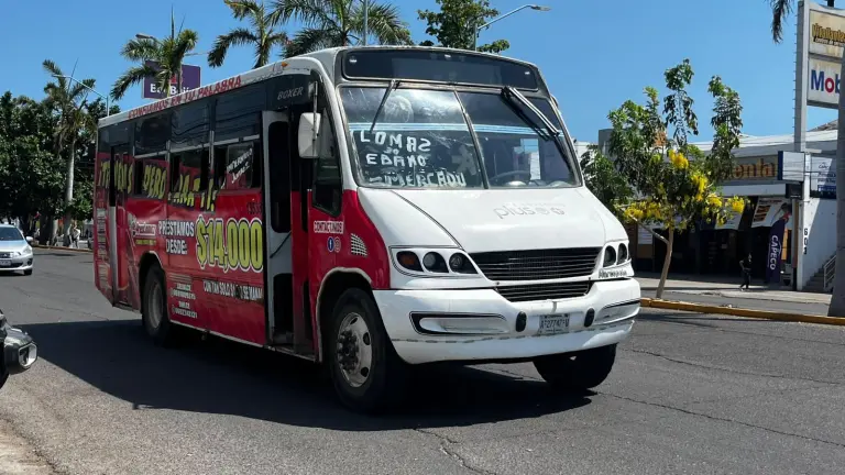 La disminución de camiones urbanos durante sábados y domingos en Mazatlán responde a una estrategia para equilibrar los costos de operación ante la baja afluencia de pasajeros.