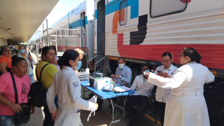 Llegada del Doctor Vagón en “El Tren de la Salud” a Mazatlán.