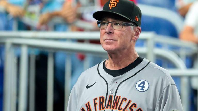 Bob Melvin fue cesado de su cargo como mánager de los Gigantes, tras no calificar a los playoffs.