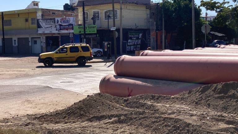 El cierre a la circulación vehicular de la Avenida Insurgentes se realiza de la calle Estero hasta la glorieta del cruce con la Avenida Juan Pablo II.