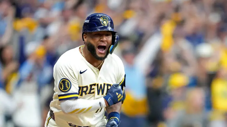 Jackson Chourio definió el Juego 2 de la SDLN para los Cerveceros con un imparable de oro ante el cerrador Mason Miller.