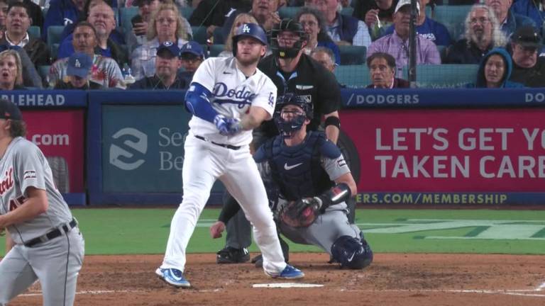 Max Muncy acuerda extensión de dos años con los Dodgers