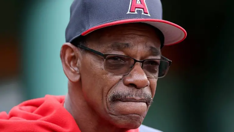 Ron Washington no estará más al frente de los Angelinos, anunció el club californiano.