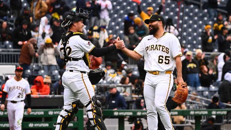 José Urquidy lanzó las dos últimas entradas con solo un hit permitido, sin carrera y tres ponches.