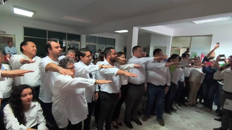 Los y las 30 nuevos titulares de secretarías, sectores y organizaciones del PRI rindieron protesta.