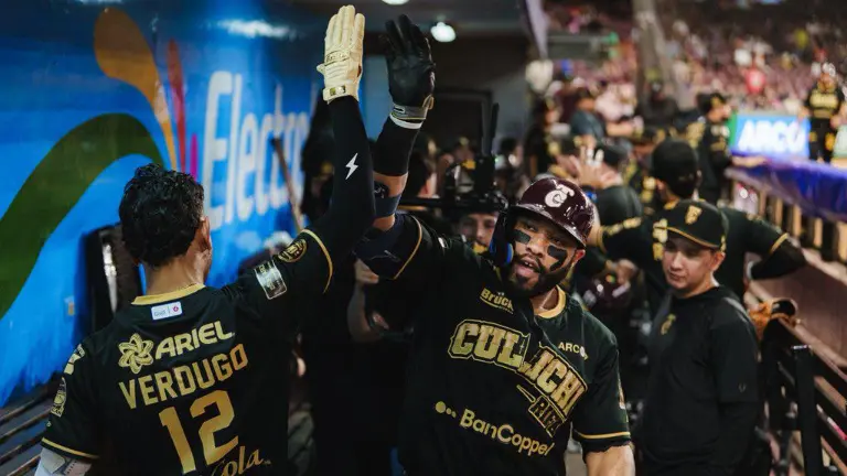 Jon Singleton pegó dos cuadrangulares.