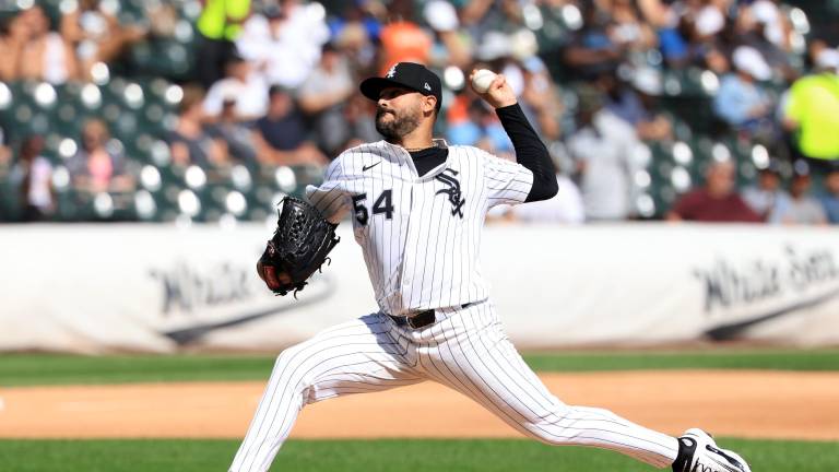 La firma de Martín Pérez representa una apuesta de bajo riesgo y alta experiencia para Atlanta.