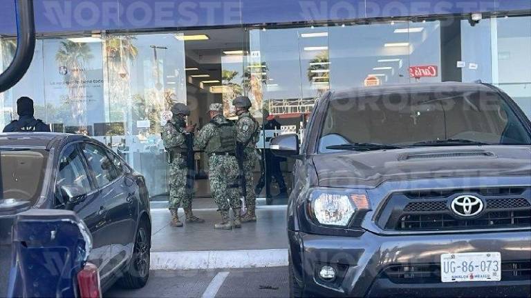 Un guardia bancario murió en zona de cajas tras intervenir en intento de robo en sucursal comercial.