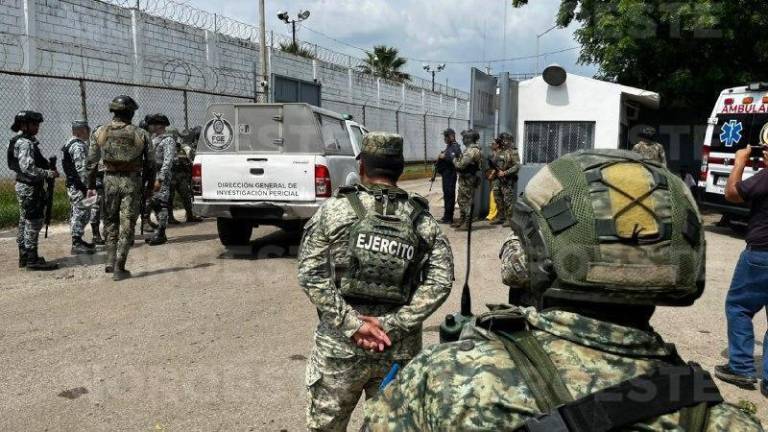 Una riña dentro del penal de El Castillo, en Mazatlán, dejó 10 personas muertas y 16 heridas.