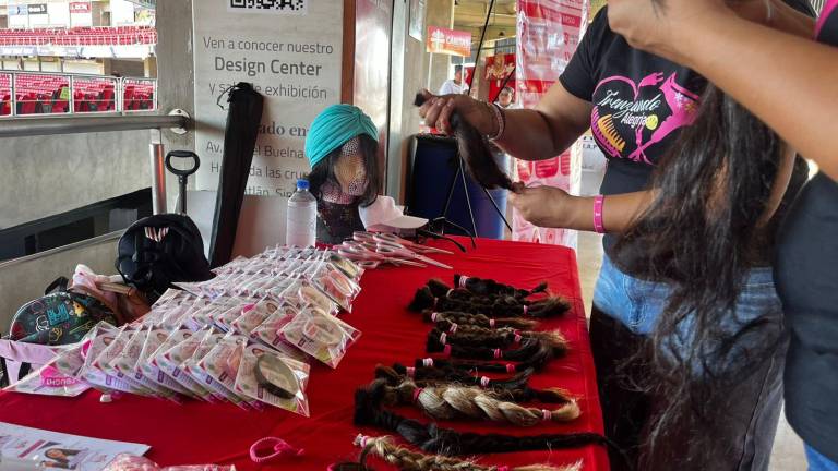 Campaña de donación de cabello para elaborar pelucas oncológicas en Mazaltán.