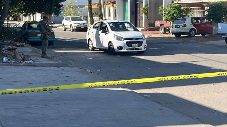 Un automovilista fue herido a disparos en la colonia Miguel Hidalgo; la zona permanece resguardada por el Ejército.