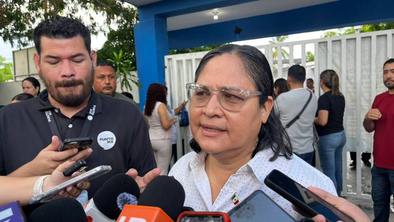 La Alcaldesa de Mazatlán Minerva Osuna Zavala adelantó que el próximo sábado regresará la Gobernadora Graciela Domínguez Nava.