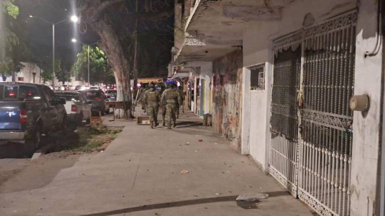 Elementos de seguridad realizaron recorridos en la colonia Gabriel Leyva tras reportarse disparos durante una discusión entre una pareja.
