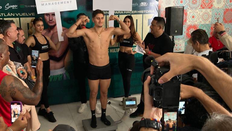 Eddy Reynoso proyecta título mundial para Marco Alonso Verde en Mazatlán.