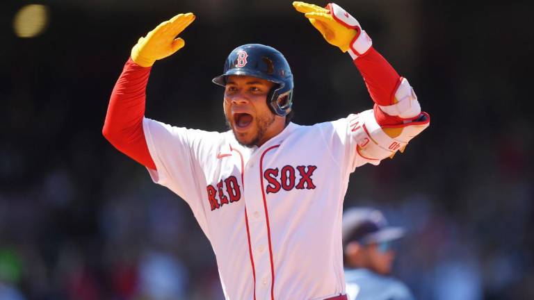 Willson Contreras dio jonrón para que los Medias Rojas ligaran su triunfo 13.