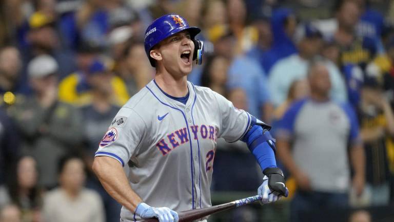 Pete Alonso busca un contrato a largo plazo.