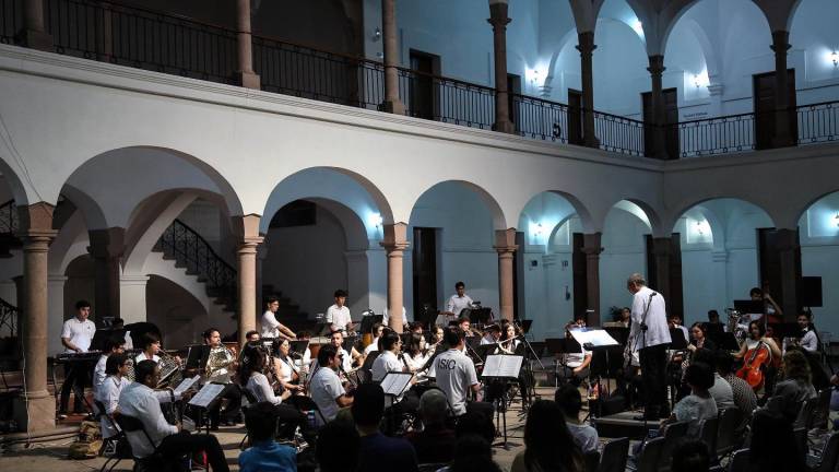 La Banda Sinfónica Juvenil del Estado interpreta piezas de corte didáctico y divertidas.