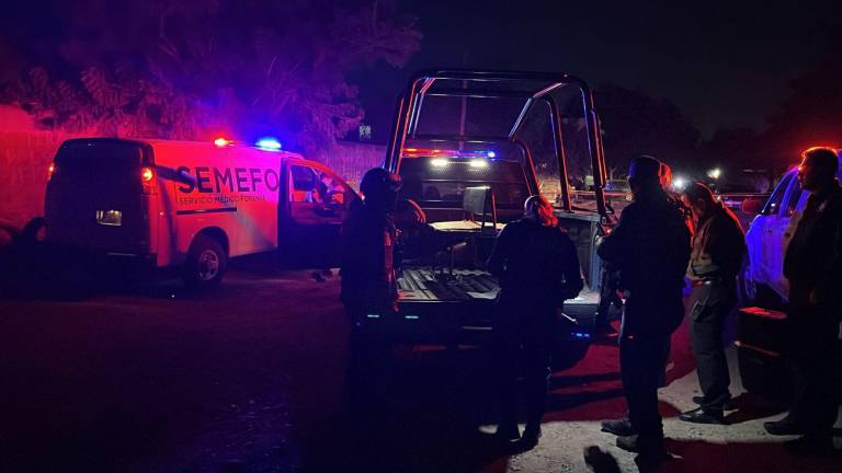 Fuerzas federales encontraron a un joven decapitado dentro de una hielera en la colonia Progreso, al sur de Culiacán.