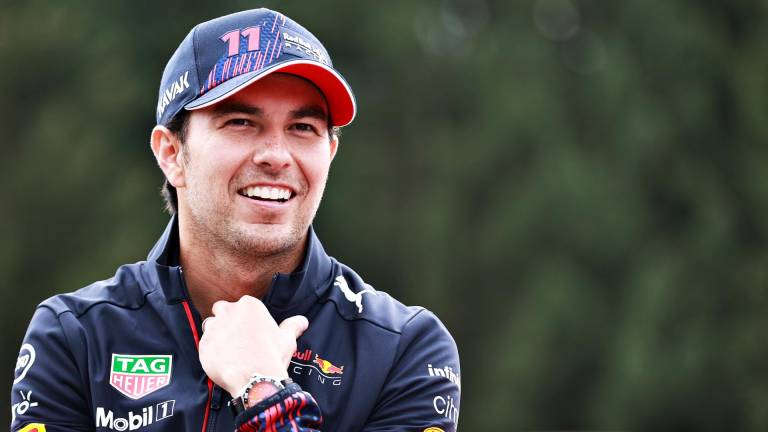 Checo Pérez renueva con Red Bull hasta 2022