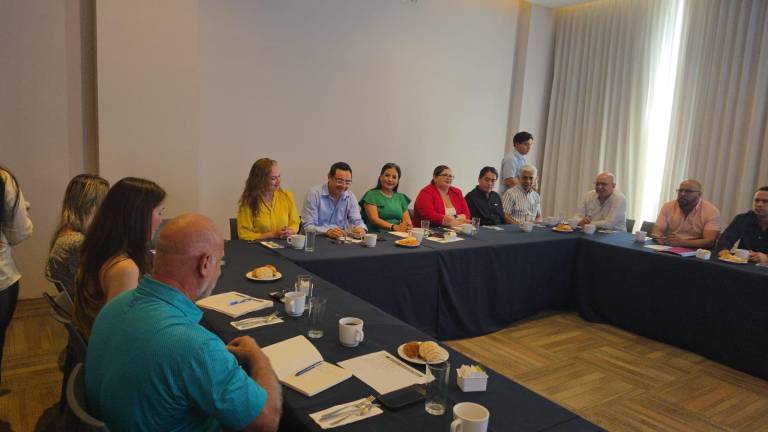 Reunión de la Intercamaral de Mazatlán con regidores.
