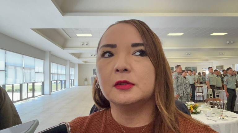 La Fiscal de Sinaloa Claudia Zulema Sánchez Kondo informa sobre los avances del asesinato de un policía de investigación en Mazatlán.