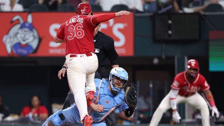 Los Rangers doblegaron a los Azulejos por segundo día consecutivo.