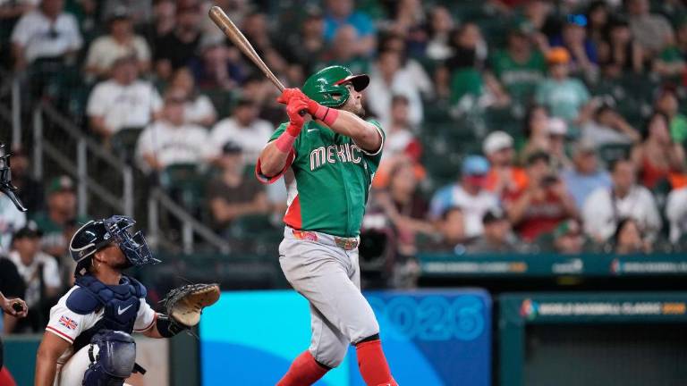 Jonathan Aranda conectó un cuadrangular de tres carreras en la octava entrada para encaminar la victoria.