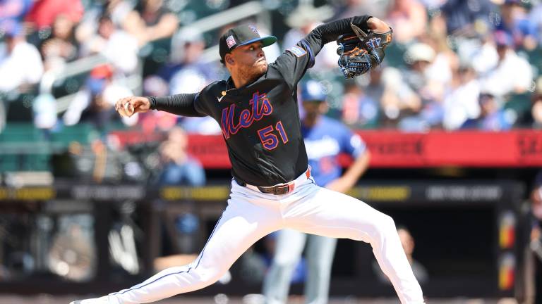 Rays adquieren a Freddy Peralta desde Mets por un trío de prospectos.