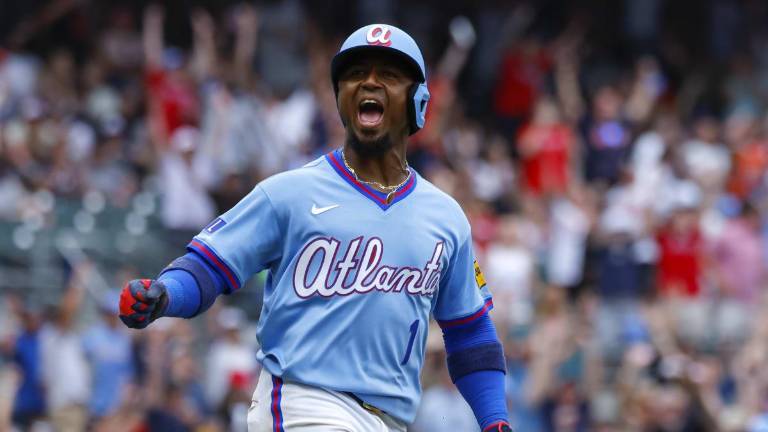 Ozzie Albies se viste de héroe y da el triunfo a Bravos sobre Cerveceros.