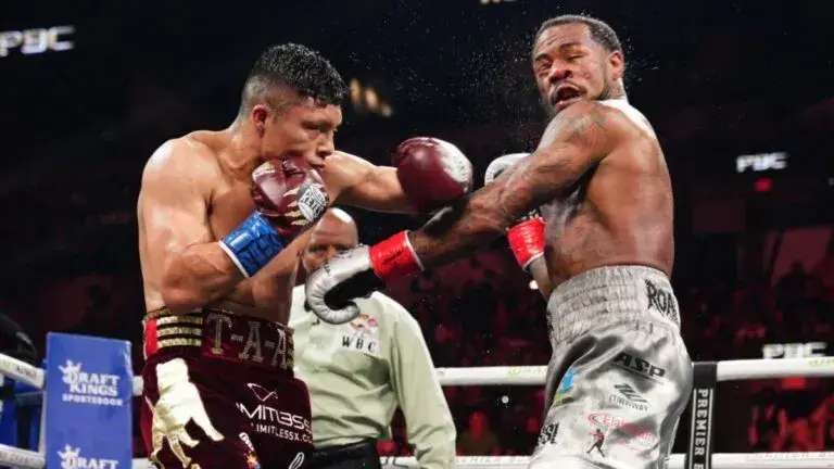 Pitbull Cruz retiene título interino tras empate polémico con Lamont Roach
