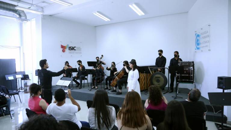 El taller lo imparte el maestro Víctor Taboada en la Escuela Superior de Música.