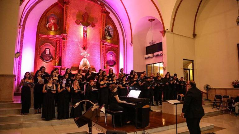 Bajo la dirección del barítono Marco Antonio Rodríguez y con el acompañamiento al piano de la maestra Zlatina Valkova, el coro se presenta en el Templo de San Juan de los Lagos, de Culiacán.