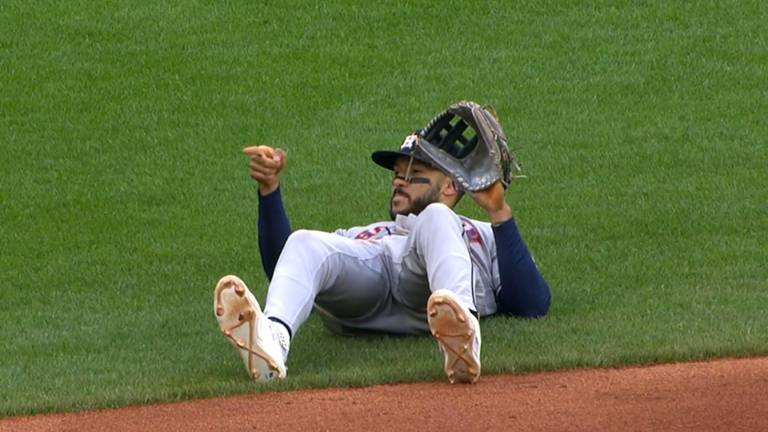 A Carlos Correa se le acabó la campaña.