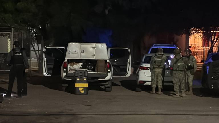 Personal de la Fiscalía estatal ealizó las diligencias correspondientes tras el hallazgo de un hombre sin vida en la sindicatura de Villa Adolfo López Mateos.