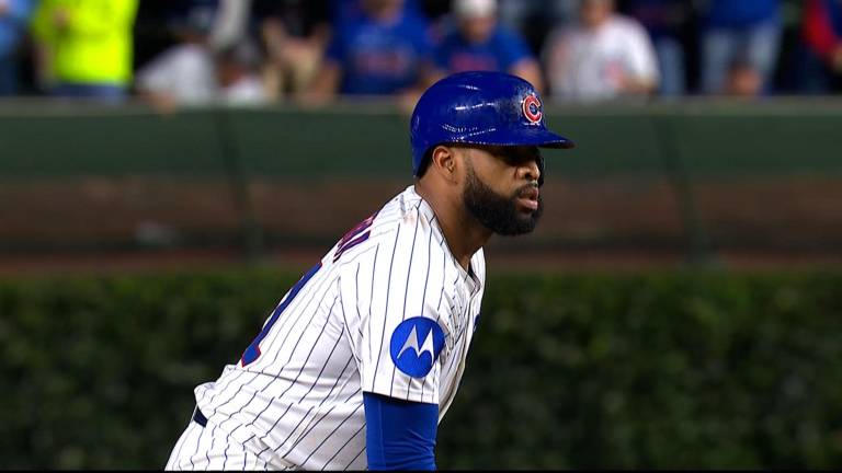 Carlos Santana buscará aportar su experiencia con los Diamondbacks de Arizona.