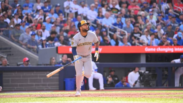 Jackson Chourio pega jonrón.