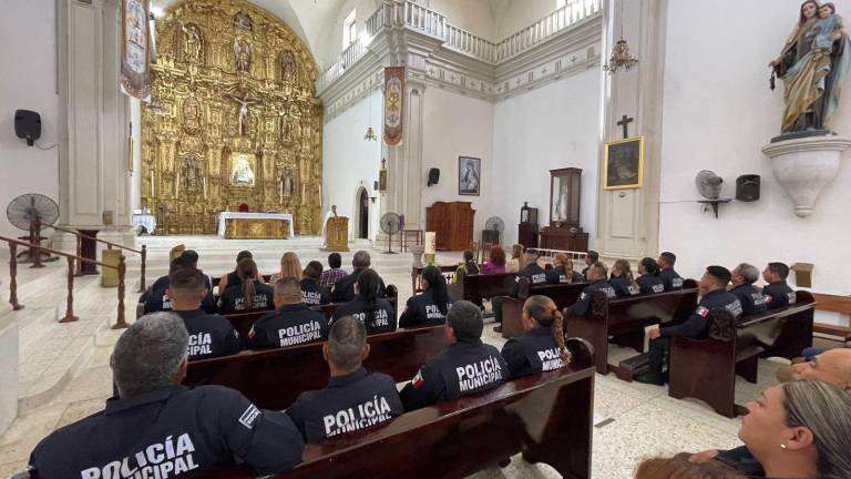 Misa para celebrar el Día del Policía en Rosario.