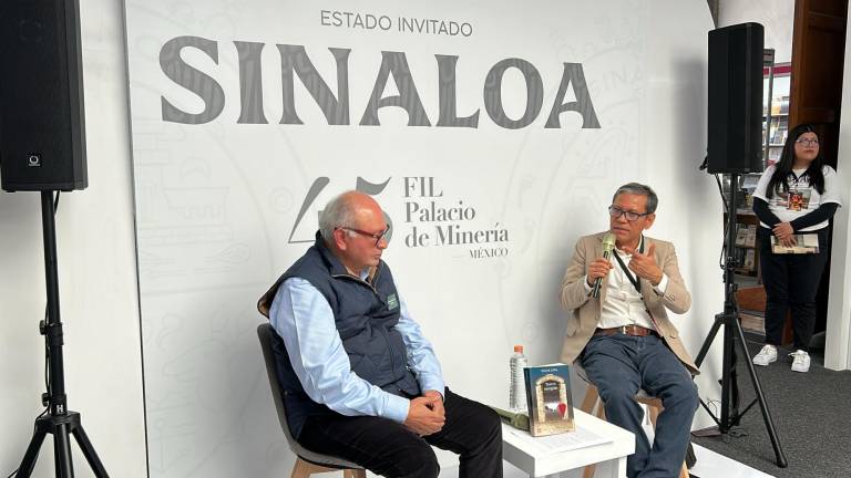 Felipe Parra y Juan Esmerio Navarro rindieron homenaje al dramaturgo Óscar Liera.