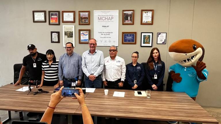 Representantes de organismos locales anunciaron la tercera Jornada de limpieza titánica en 12 puntos de playas y manglares de Mazatlán.
