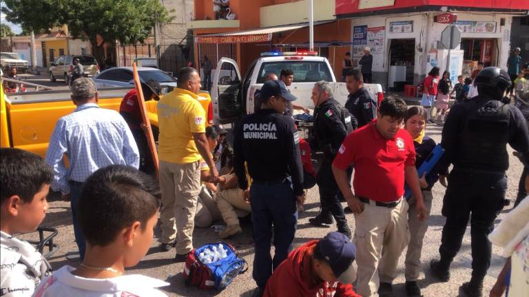 Tres personas resultados lesionadas después del choque de dos motocicletas en Escuinapa.