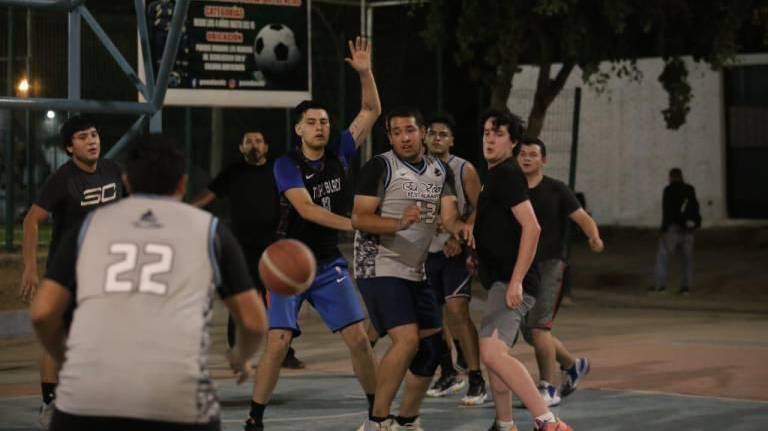El torneo de baloncesto de la Colonia Burócrata está por llegar a su final.