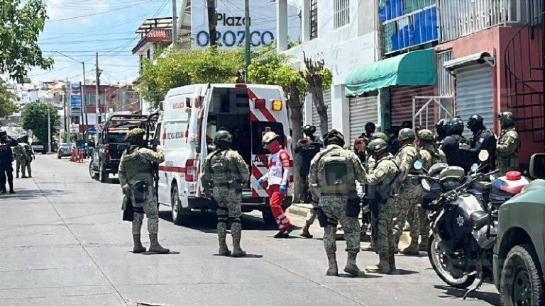 Un hombre de 57 años murió en un hospital luego de resultar herido en una agresión armada en Los Pinos.