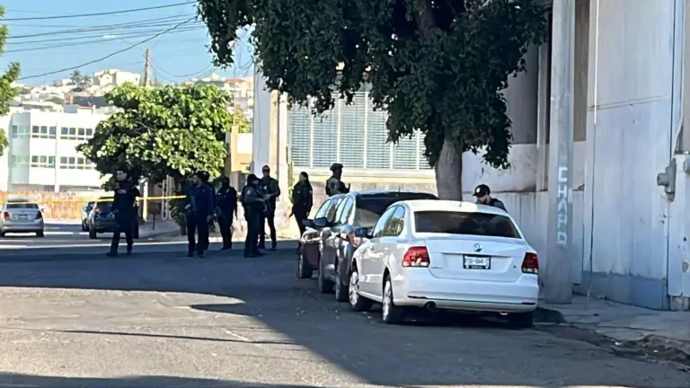 Autoridades acordonaron la zona tras el ataque armado en la colonia Nuevo Culiacán, en la capital del estado.