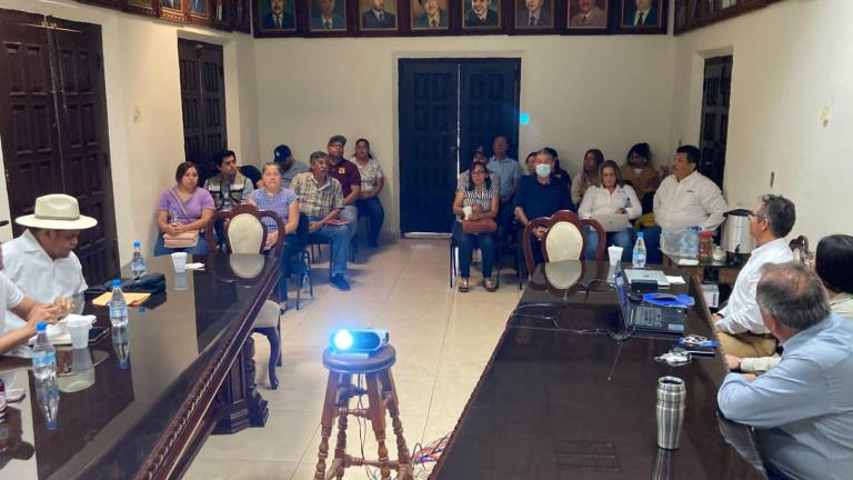 Personal del INAH impartió el taller “patrimonio natural y cultural construido en El Rosario” .