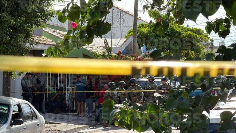 Un adulto mayor, Óscar, de 60 años, fue asesinado en su casa de la Colonia Francisco Villa, en Mazatlán.
