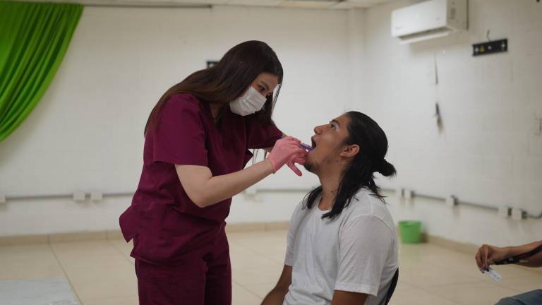 Fabiola Bernal destacó que los problemas más comunes son las caries y extracciones.