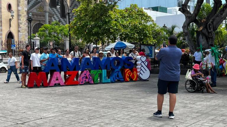 La encuesta de satisfacción se aplicará hasta el 30 de agosto en los principales puntos turísticos de Mazatlán para conocer la experiencia de los visitantes.