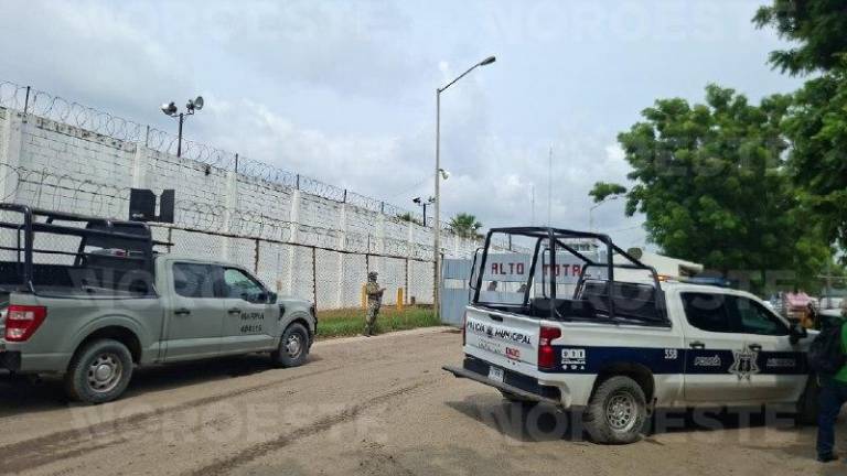 Los centros penitenciarios de El Castillo, en Mazatlán; y de Aguaruto, en Culiacán, fueron incluidos en el traslado de internos a otros penales del País.