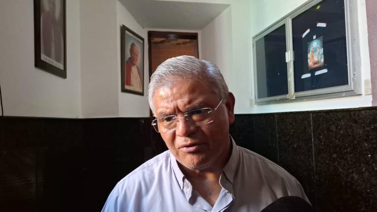 El padre Jaime Aguilar Martínez alerta sobre violencia tras asesinato de policía.